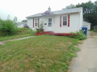 1904 S West Ave, Sioux Falls, SD 57105