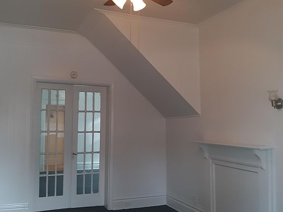 2nd image of 1588 Lee St E