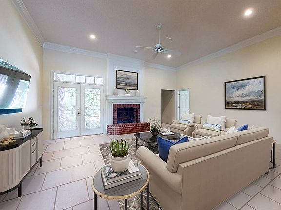 5th image of 19 Briarwood Cir