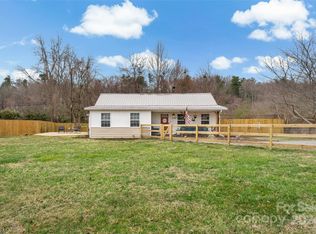 2123 Arlington Pl, Hendersonville, NC 28791