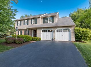 2001 Chapel Forge Dr, Lancaster, PA