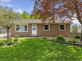 1721 Woodside Ct NW, Cedar Rapids, IA 52405