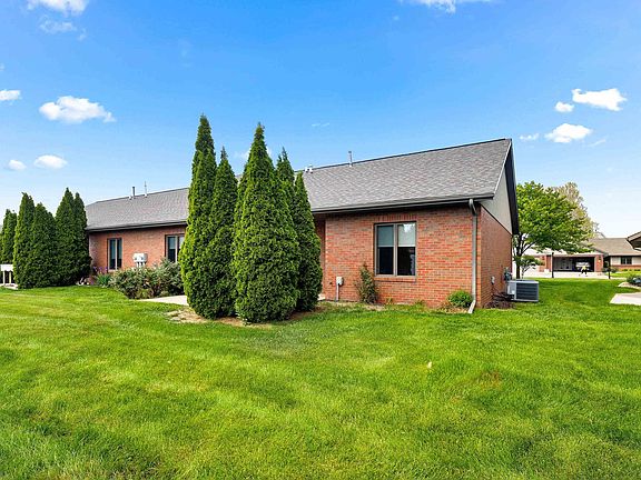3rd image of 106 Barrington Pl #9