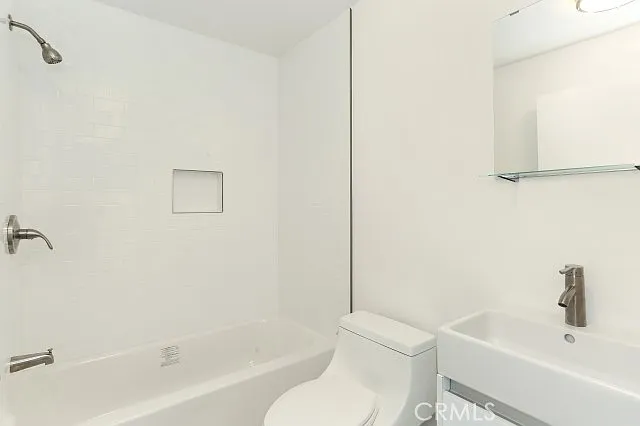 6745 Laurel Canyon Blvd #202 — Photo 6