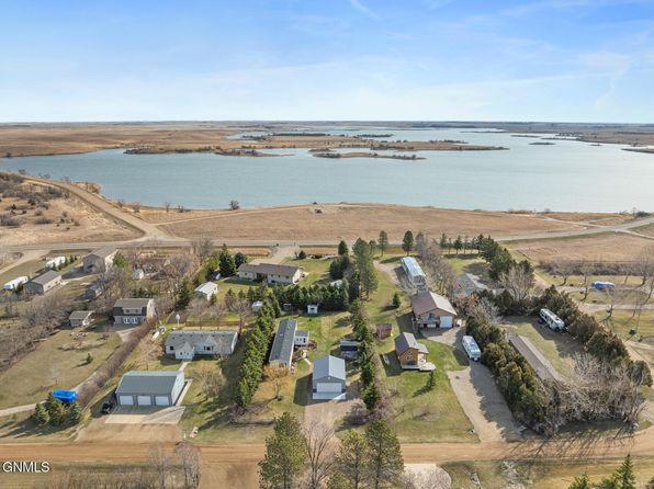 1680 29b Avenue Ave NW, Coleharbor, ND 58531