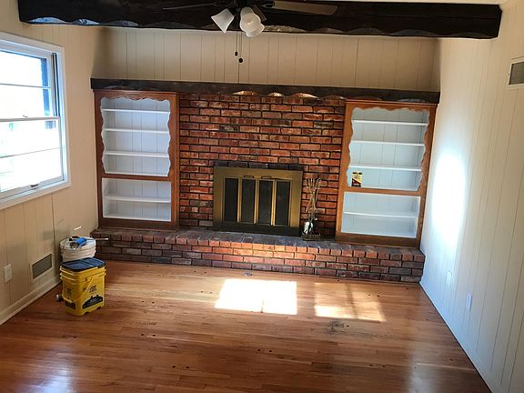 3rd image of 5222 Lucille Ln
