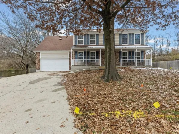 3715 SW Kimstin Cir, Blue Springs, MO 64015
