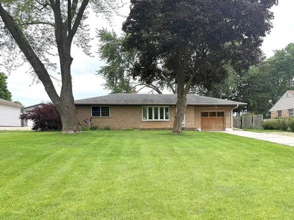 1417 S College Ave, Dixon, IL 61021