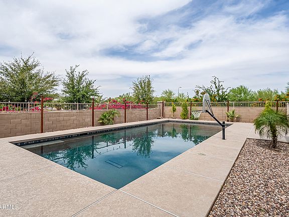 5th image of 3004 E VALENCIA Drive