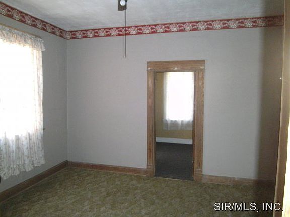 4th image of 2149 Delmar Ave