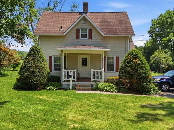 33-37 Cottage St, Amherst, MA 01002