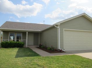 820 Eric Cir, Moore, OK 73160