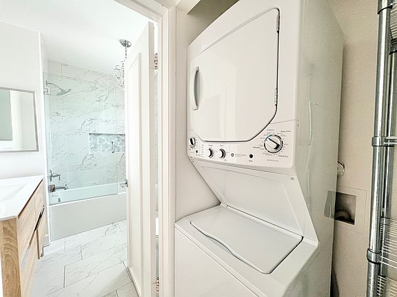 4th image of 334 S Elm Dr #7