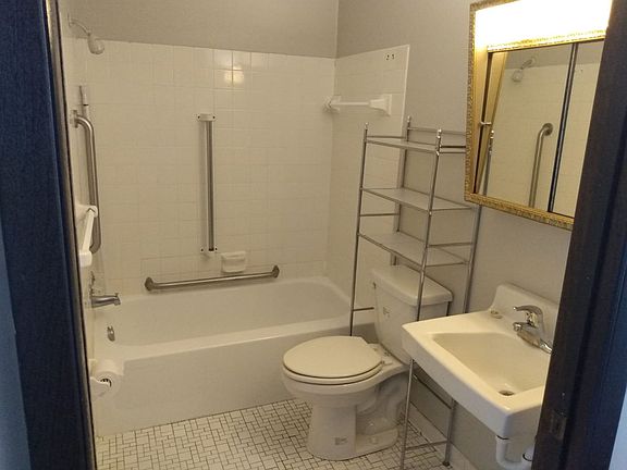 5th image of 419 & 427 Bryant Ave NW #427-14