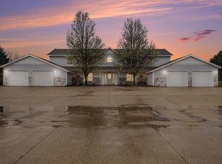 613 Trinity Dr UNIT 1, Caledonia, MI 49316