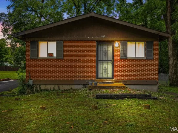 3907 Valley Dr, Imperial, MO 63052