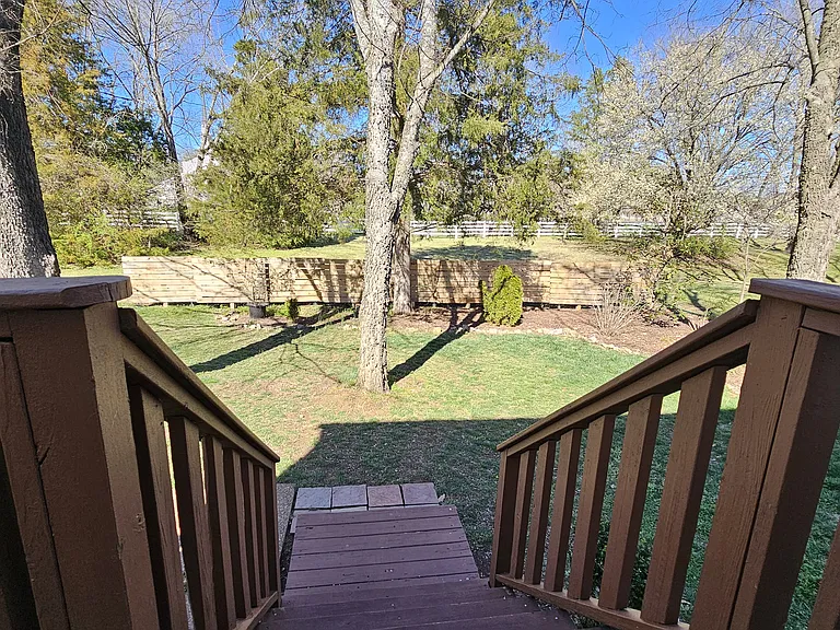 1207 Kelly Ct — Photo 10