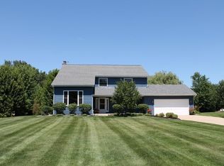 39W198 Chisholm Trl, Elgin, IL 60124