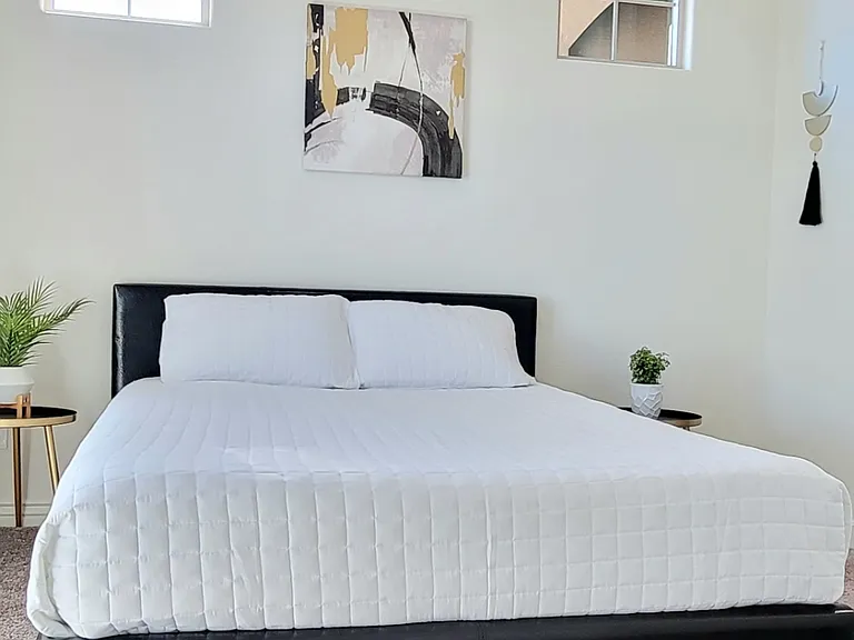 3142 N Los Alamos — Photo 15