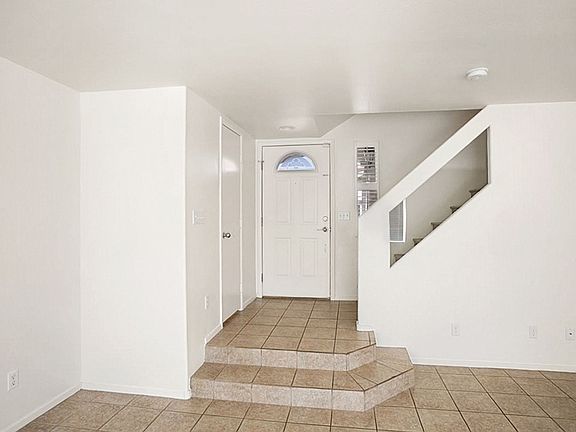 5th image of 10158 Grape Ivy Ct
