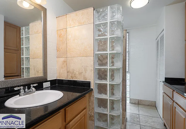 240 Liliuokalani Ave #402 — Photo 9