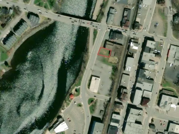 124 Riverside Pkwy, New Glasgow, NS B2H 2N3