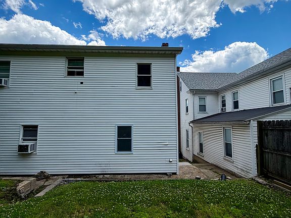 2nd image of 418 Center Ave