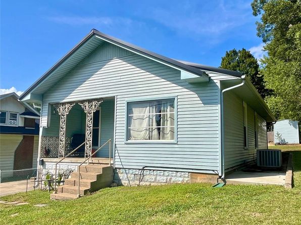 403 Sycamore St, Scott City, MO 63780