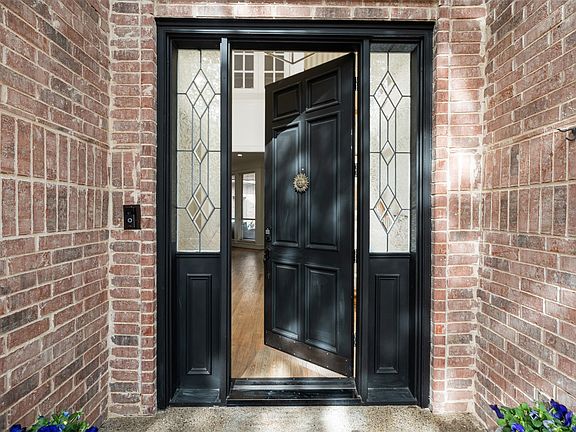 2nd image of 5709 Ridgehaven Dr