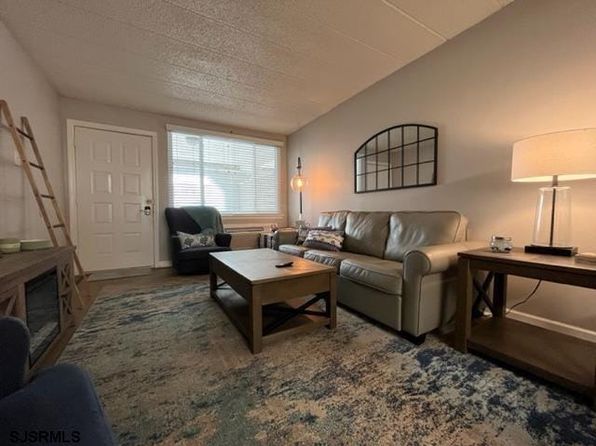 9510 Amherst Ave APT 108