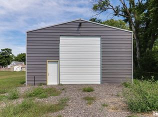 407 W Boundary St, Stanford, IL 61774