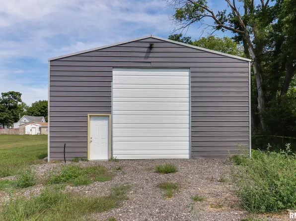 407 W Boundary St, Stanford, IL 61774