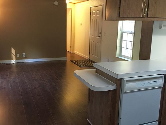 3rd image of 10534 Ryan Ln SE