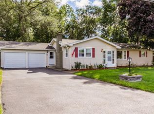 114 Stanton Ln, Rochester, NY 14617