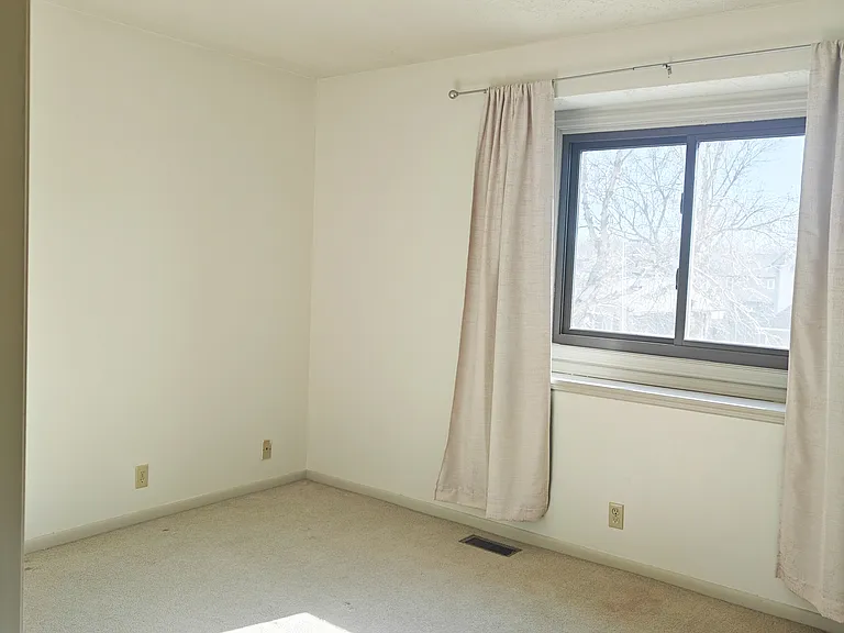 1130 N 153rd Ave — Photo 16