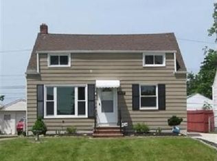 19019 Fairway Ave, Maple Heights, OH 44137