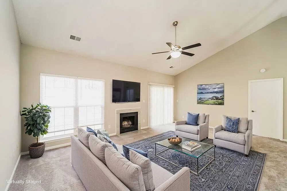 3 bed, 2.0 bath, 1922 sqft, $2,255 — Photo 4