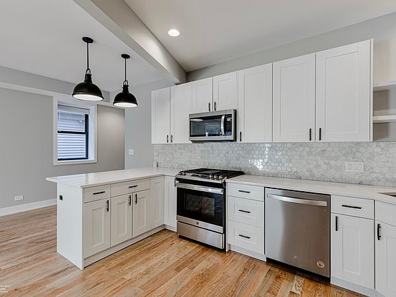 3rd image of 4253 N Wolcott Ave #1