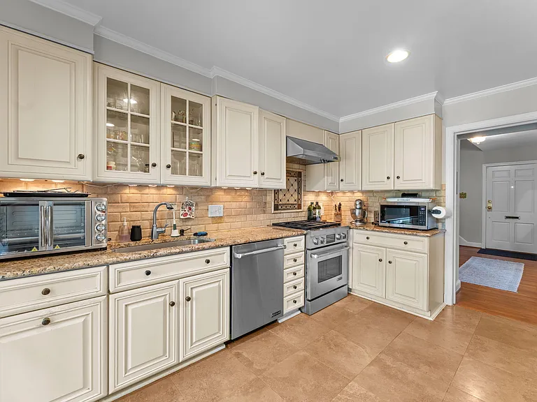 5121 Baltan Rd — Photo 13