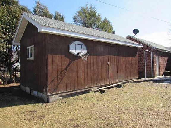 5th image of 1185 Ferris Ave