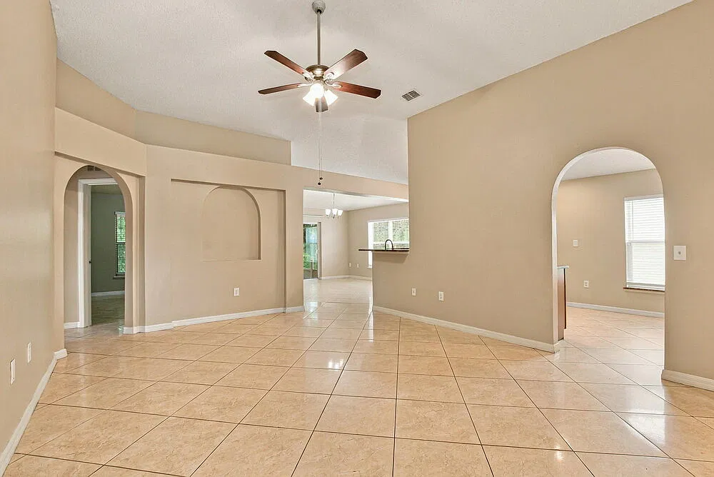 4 bed, 2.0 bath, 1854 sqft, $2,350 — Photo 4