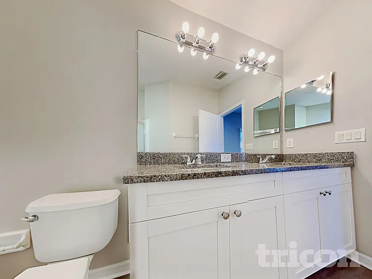 10041 Creek Bluff Dr — Photo 8