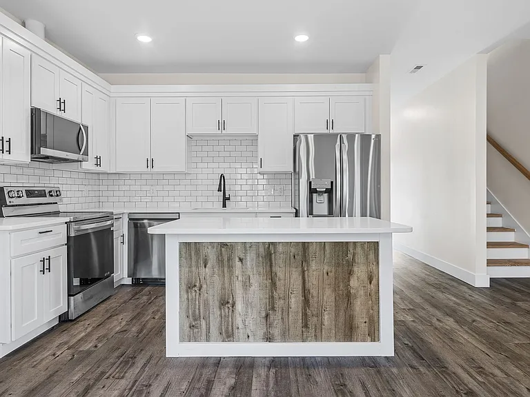 32 Beverly Hills Dr — Photo 5
