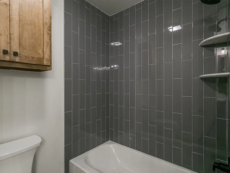1254 Kingston Rd — Photo 23