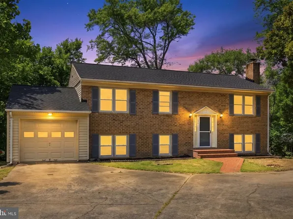 1534 Malvern Hill Pl, Herndon, VA 20170