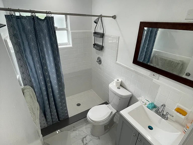 1208 Elinore Dr — Photo 9
