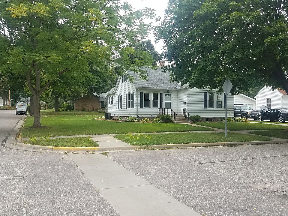 2nd image of 403 10th St