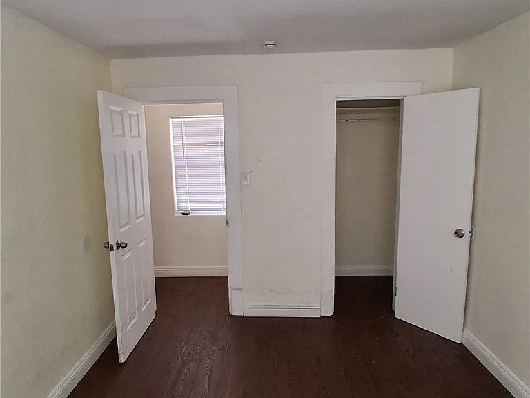413 W Van Buren Ave #8 — Photo 2