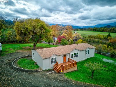 800 Glenbrook Loop Rd, Riddle, OR, 97469