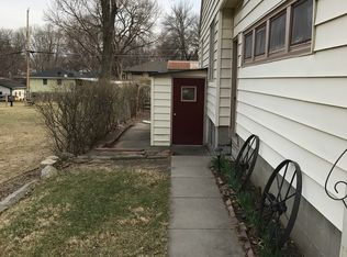 606 Glenview Dr, Des Moines, IA 50312
